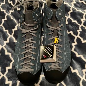Asolo mens goretex boots size 11 1/2 brand new with tags blue and gray